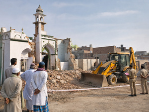 En Inde, les démolitions de mosquées ravivent le procès de la « justice au bulldozer » En Inde, les démolitions de mosquées ravivent le procès de la « justice au bulldozer »
