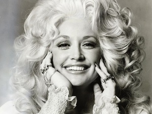 Dolly Parton : comment une icône de la country est devenue un phénomène culturel mondial Dolly Parton : comment une icône de la country est devenue un phénomène culturel mondial