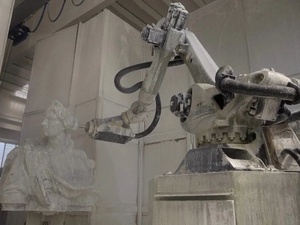 À Carrare, les robots sculptent le marbre : l’artisanat face à l’intelligence artificielle