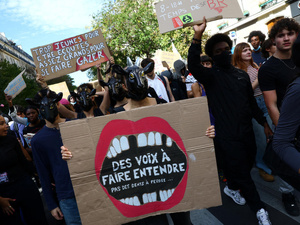 École en France : colère des jeunes et bataille des chiffres École en France : colère des jeunes et bataille des chiffres