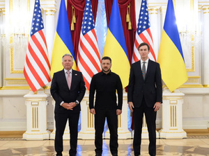 Paix en Ukraine : les émissaires de Trump misent sur de « nouvelles idées » à Miami Paix en Ukraine : les émissaires de Trump misent sur de « nouvelles idées » à Miami