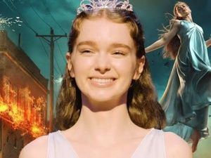 Carrie revient en série : comment Mike Flanagan transforme le classique de Stephen King à l’ère des réseaux sociaux Carrie revient en série : comment Mike Flanagan transforme le classique de Stephen King à l’ère des réseaux sociaux