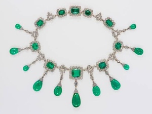 Buckingham Palace dévoile 500 ans de bijoux royaux britanniques dans une exposition inédite