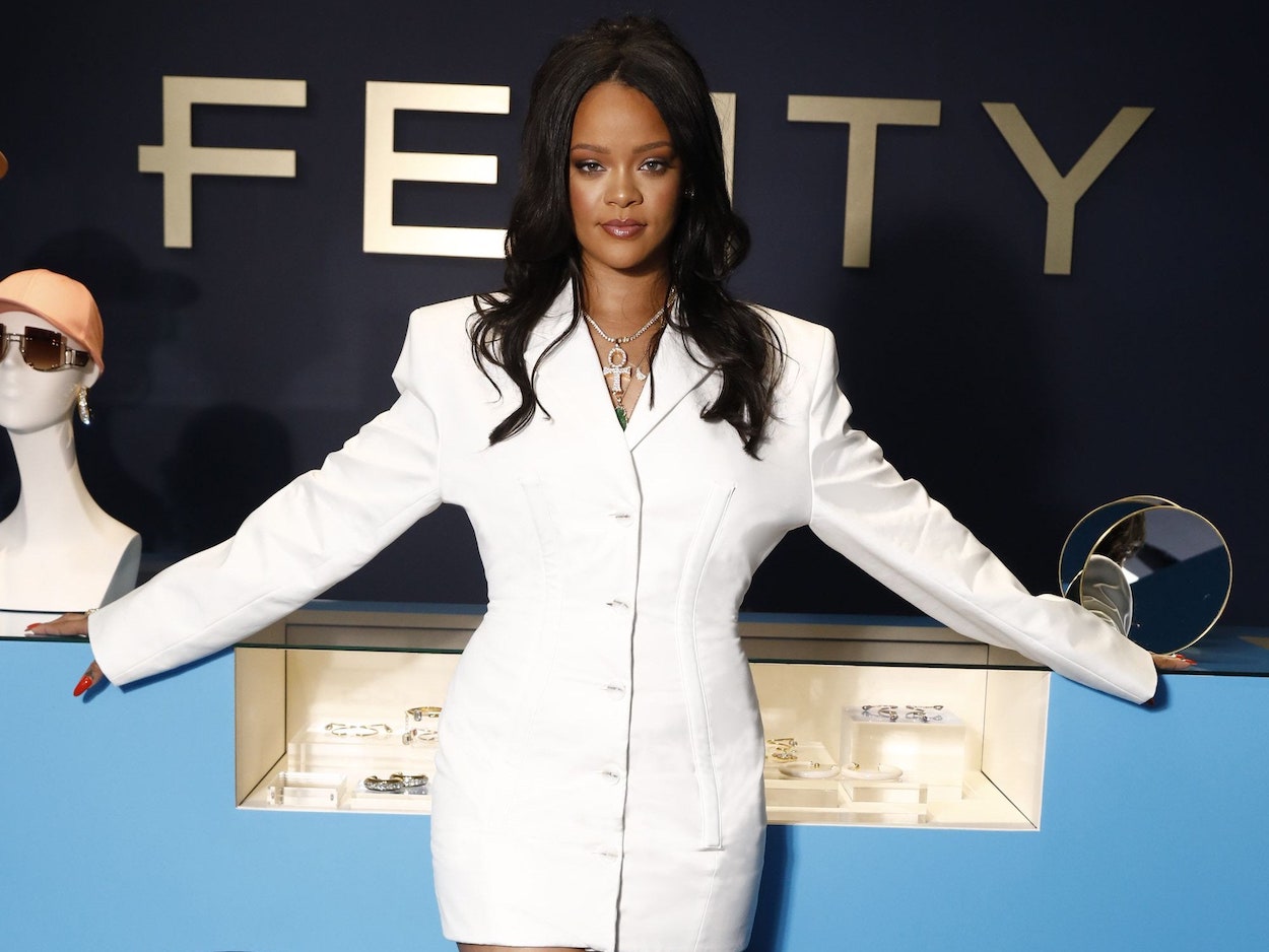 Fenty, la marque de prêt-à-porter de Rihanna, suspend ses activités
