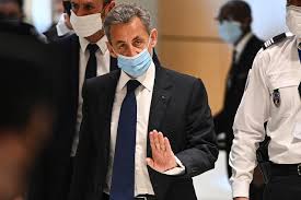 Nicolas Sarkozy condamné à un an de prison ferme , en attendant la Cour d'appel.