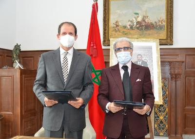M. Abdellatif Jouahri, Wali de Bank Al-Maghrib et Dr. Edward Christow, représentant résident du PNUD au Maroc