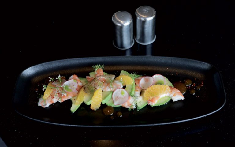 Salade d’avocat aux gambas et agrumes