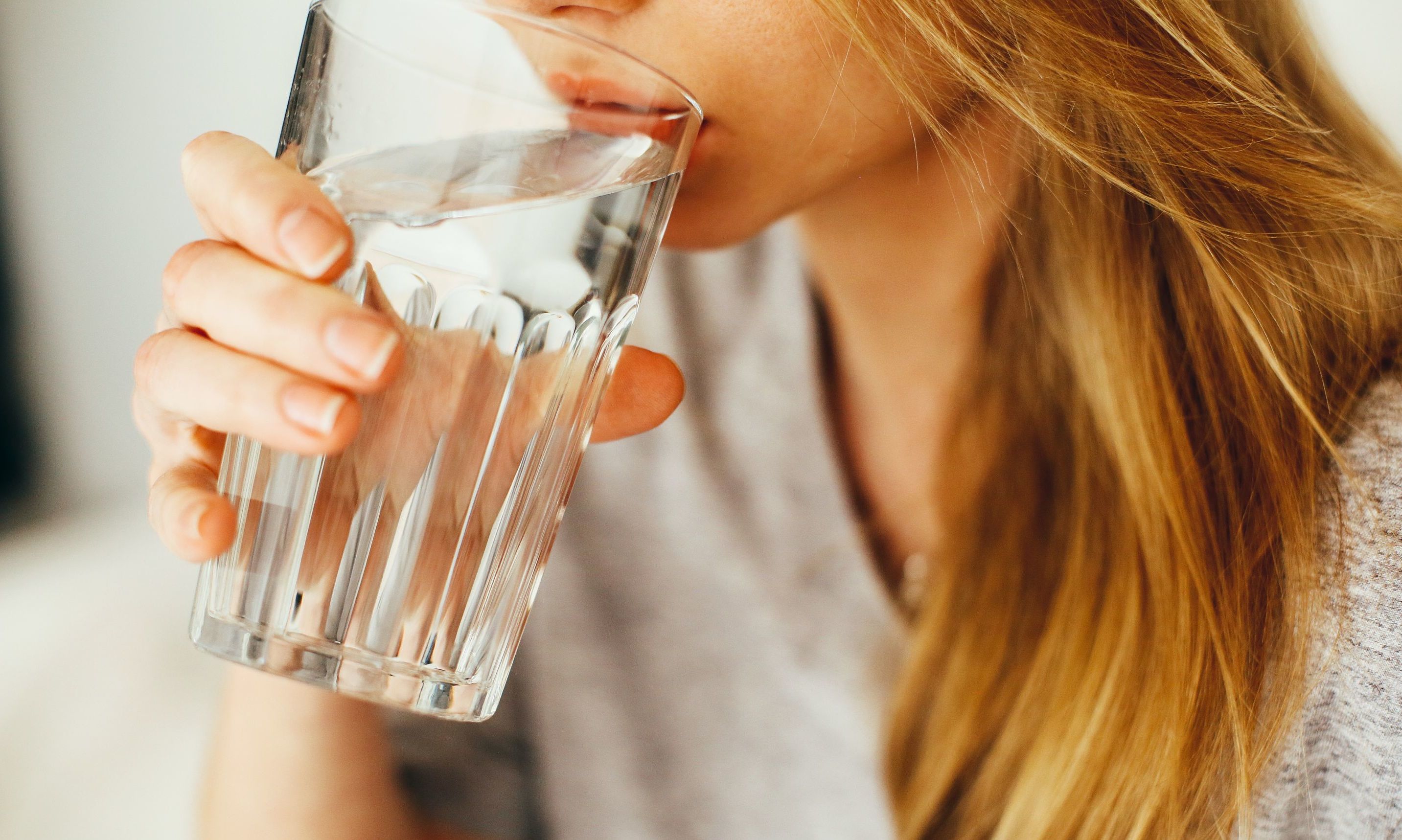 4 astuces pour boire l'eau plus souvent