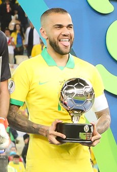 Dani Alves donnerait le Ballon d'Or 2021 à Christian Eriksen