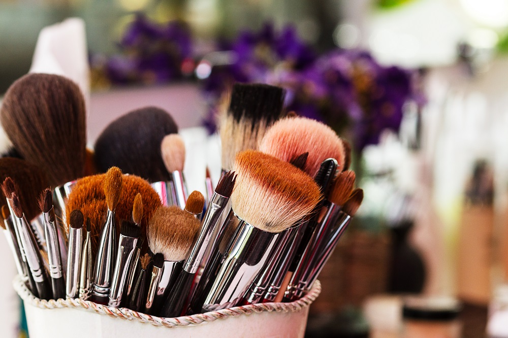 3 astuces pour bien nettoyer vos pinceaux de maquillage