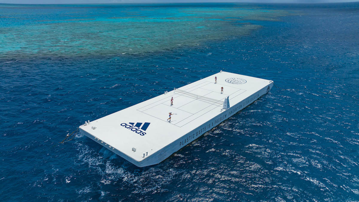 Adidas installe un terrain de tennis en pleine mer pour l’Open d’Australie