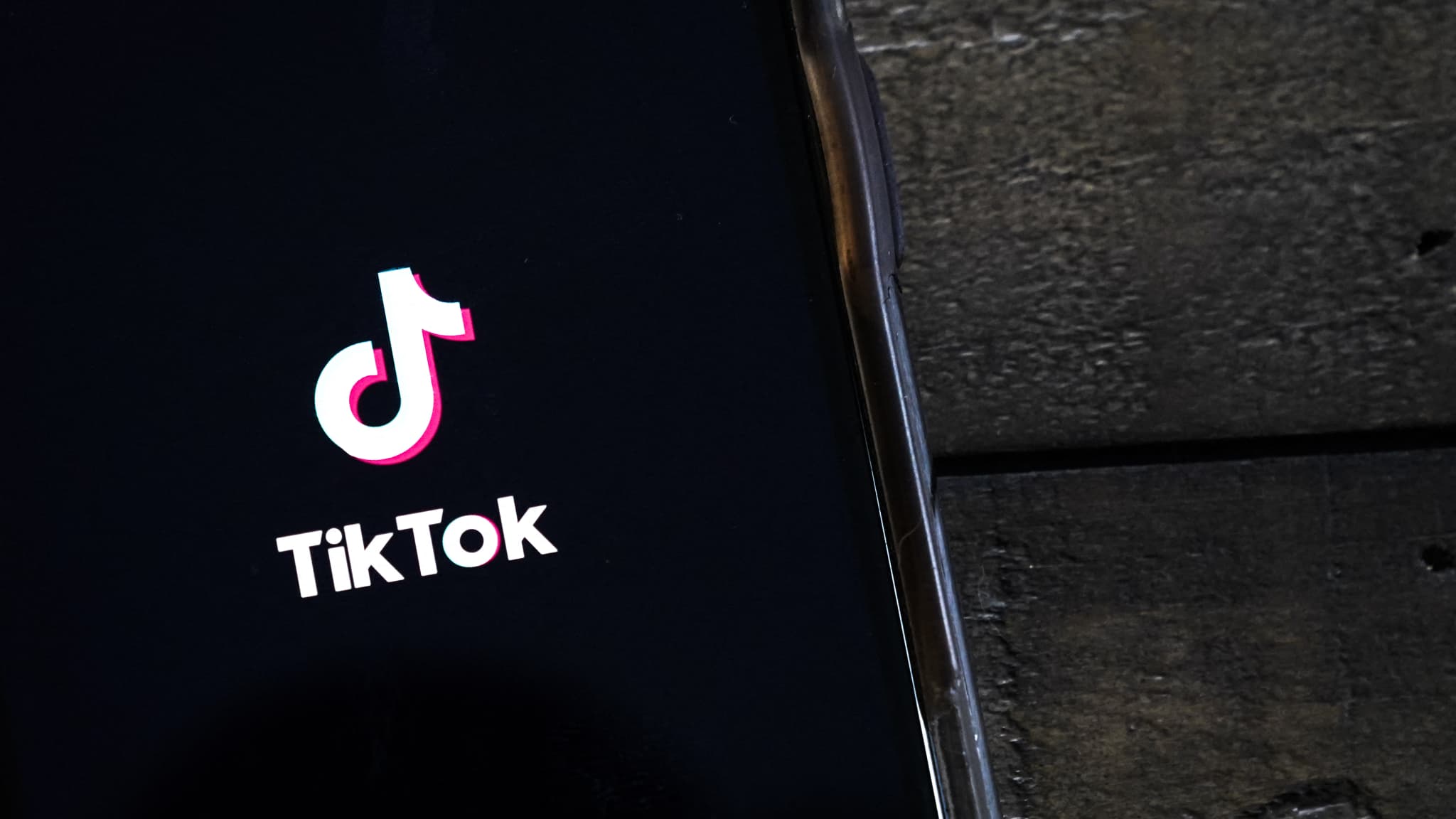 Tiktok suspend la création de nouvelles vidéos en Russie