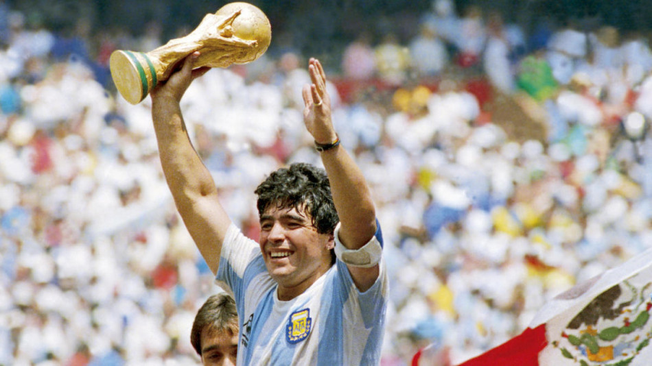 "La main de Dieu": le maillot de Maradona contre l'Angleterre en 1986 aux enchères
