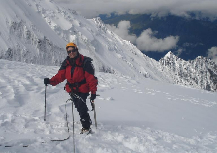 La marocaine Bouchra Baibanou escalade le mont Annapurna dans l’Himalaya