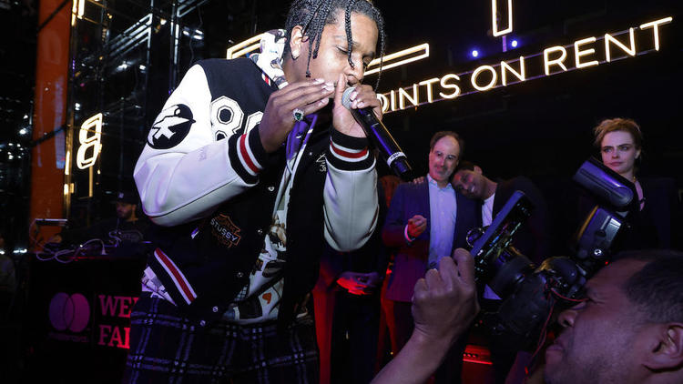 Le rappeur A$AP Rocky inculpé pour une fusillade à Los Angeles