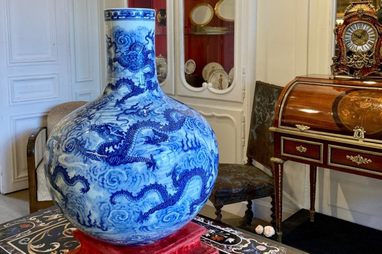 Aux enchères, un vase chinois estimé à 2000 euros s’envole à 9 millions