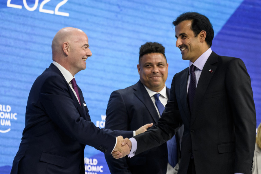 Mondial 2022 : Le Qatar fait face à une campagne de critiques sans précédent, selon l'émir