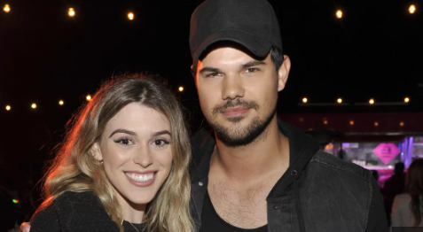 La star de Twilight Taylor Lautner et sa fiancée Taylor Dome se sont dit “oui” 