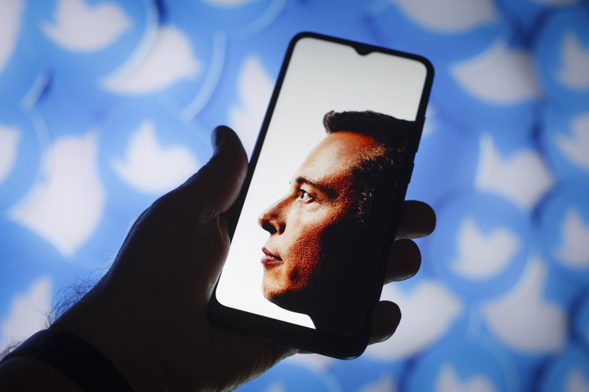 Elon Musk pourrait créer un smartphone alternatif contre iOS et Android