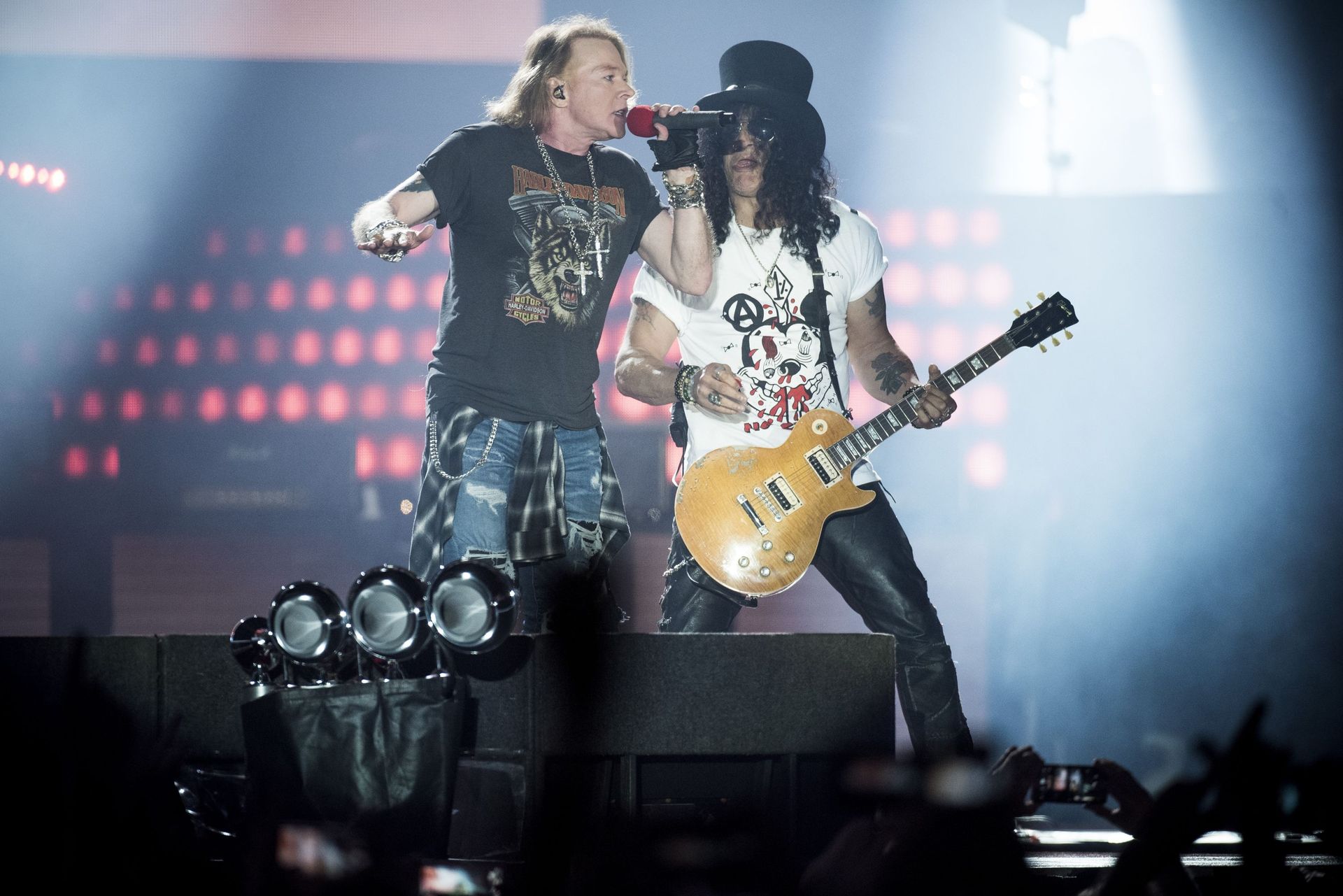 Guns N' Roses porte plainte contre un magasin d'armes en ligne