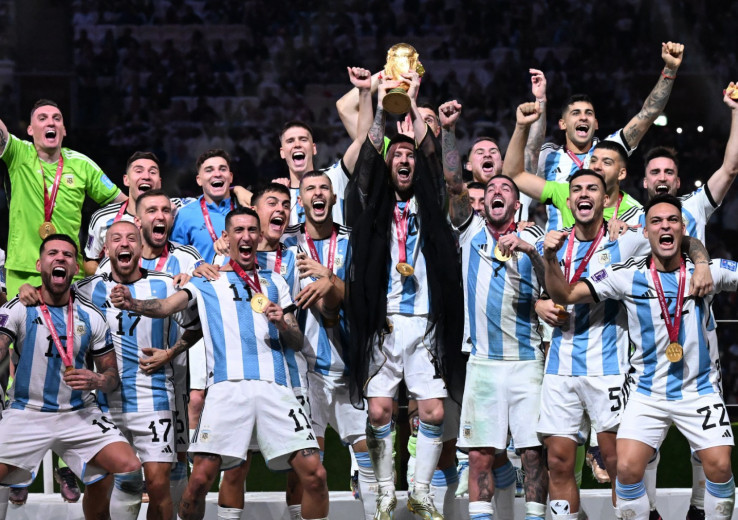 Mondial 2022 : La presse internationale célèbre l'"époustouflant" Messi.