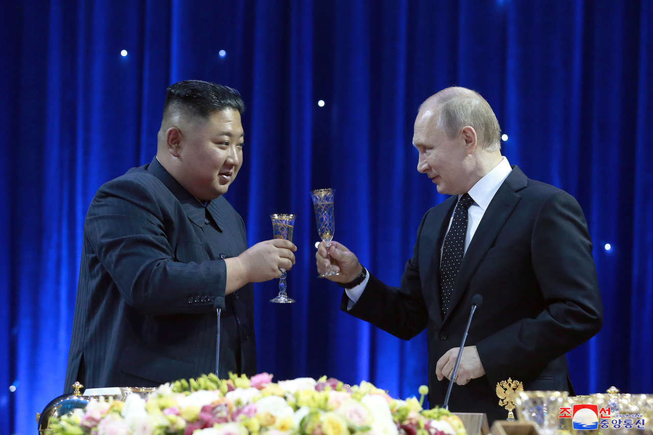 Les présidents nord-coréen et russe, Kim Jong-Un et Vladimir Poutine