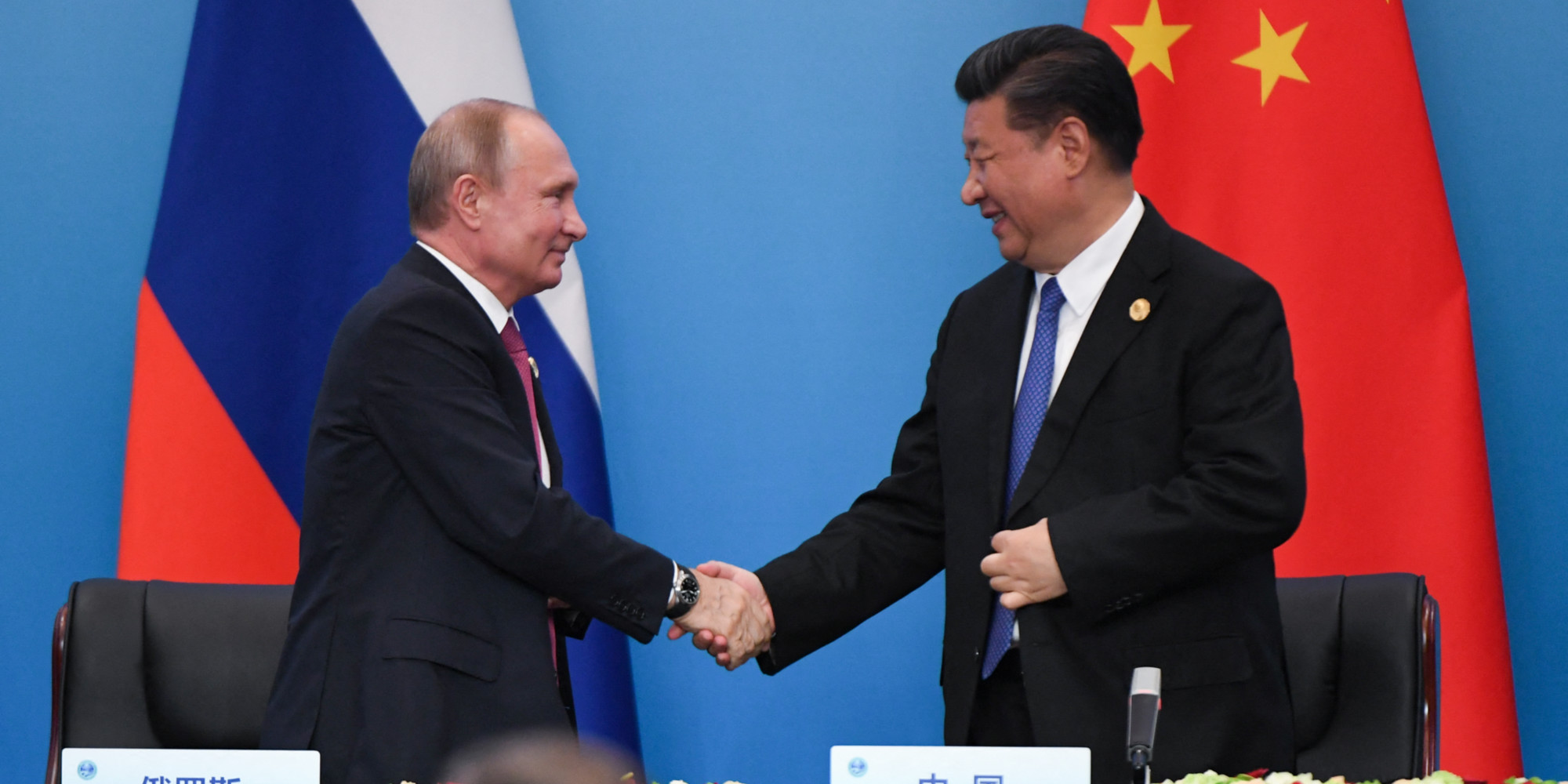 Le président russe Vladimir Poutine recevant son homologue chinois Xi Jinping