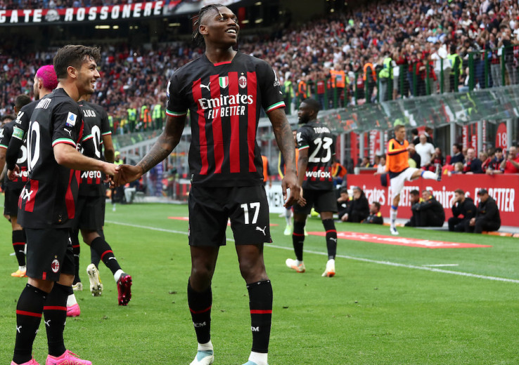 Serie A : Leao voit double et Milan domine Lecce
