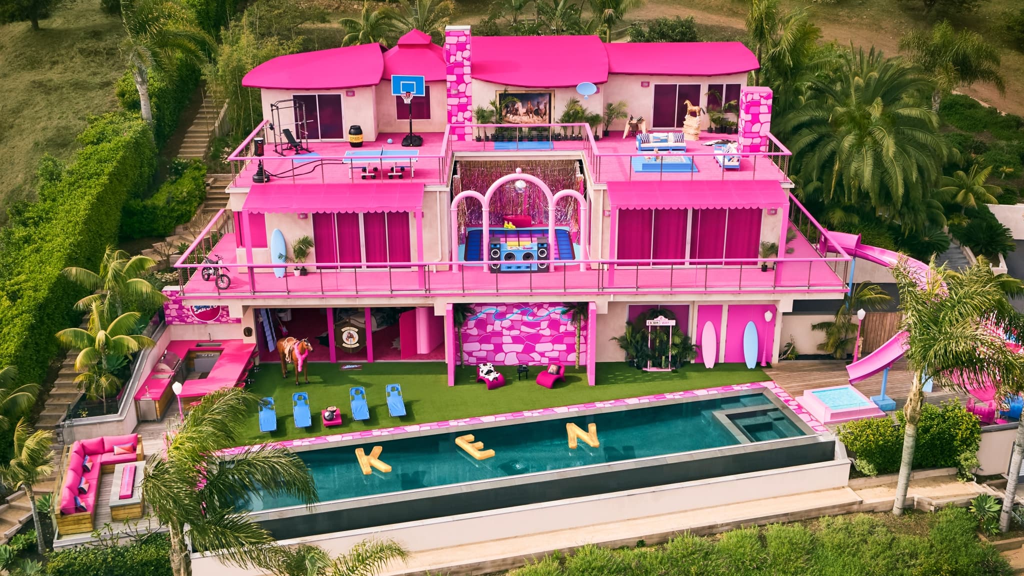 Expérience exclusive : louez la maison de Barbie sur Airbnb !