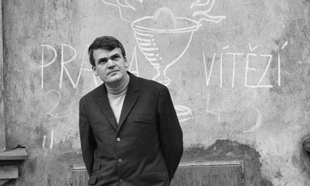 Kundera le maître de la lenteur est parti : "la sagesse est de se retirer quand il est temps"