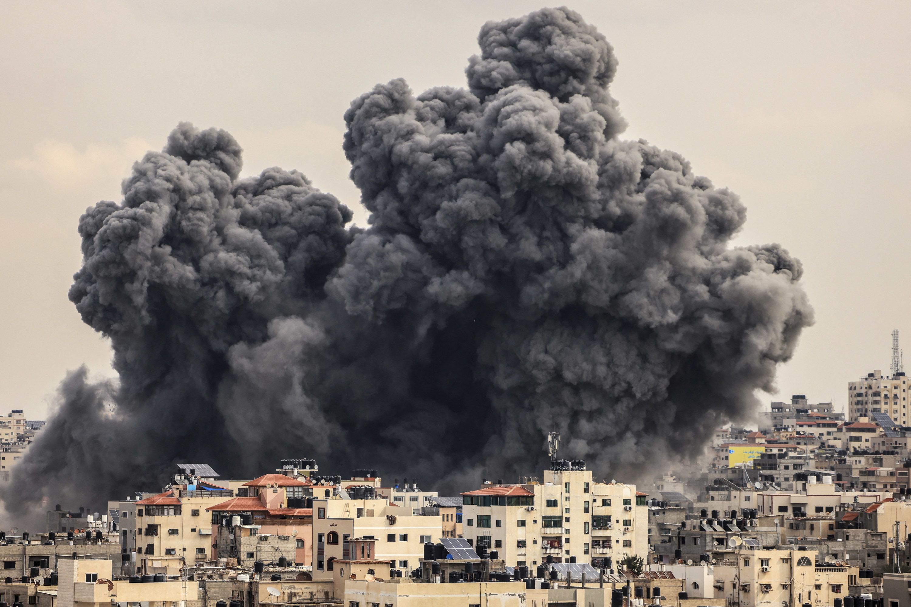 Avec le siège complet de Gaza , le terrorisme  d'État  d`!sraël dans toute sa splendeur