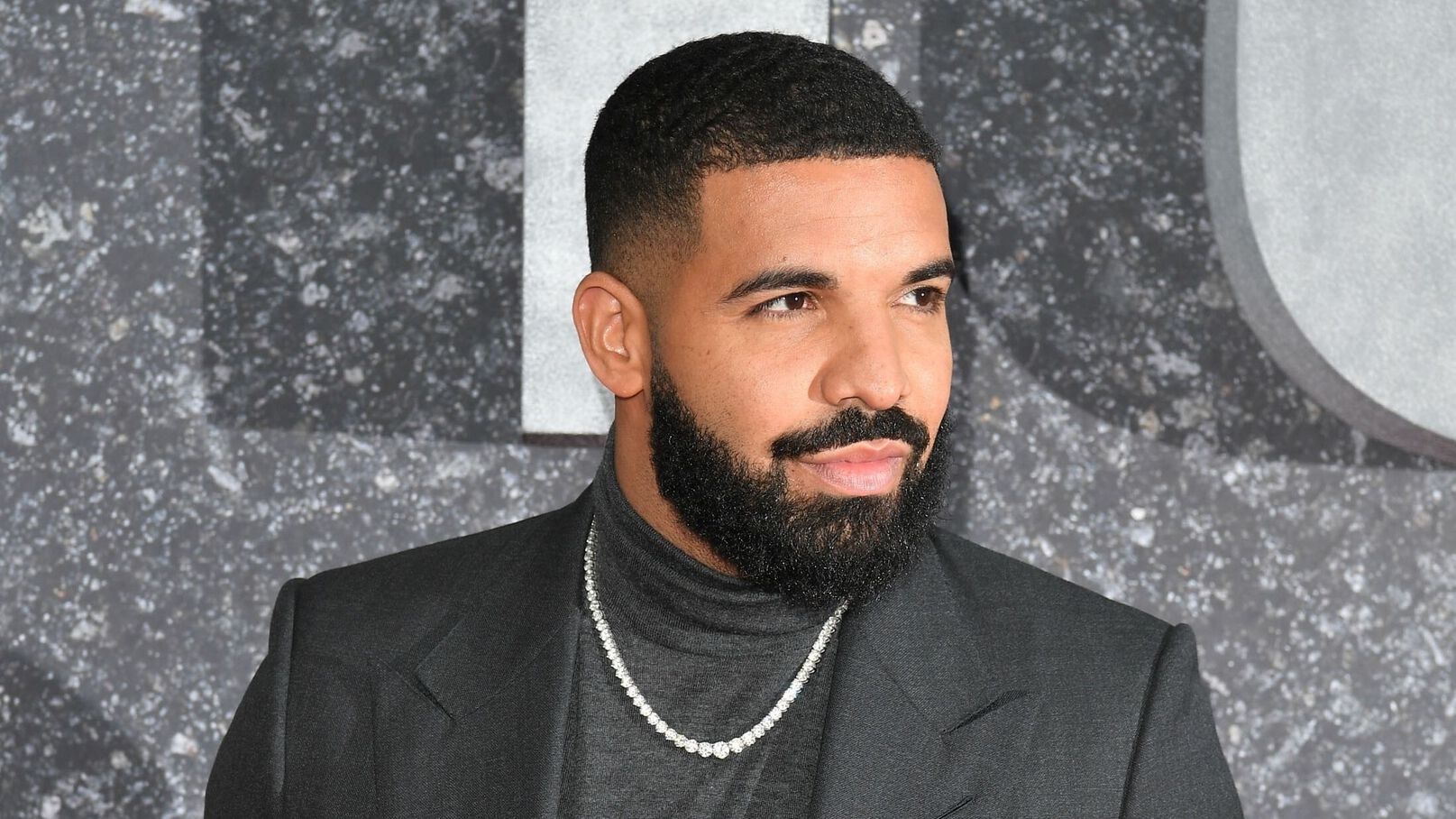 Le rappeur Drake annonce une pause dans sa carrière musicale