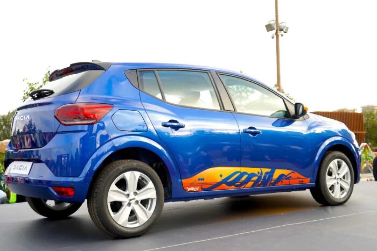 Dacia Maroc présente la nouvelle série limitée "ARTWAY" de la Dacia Streetway