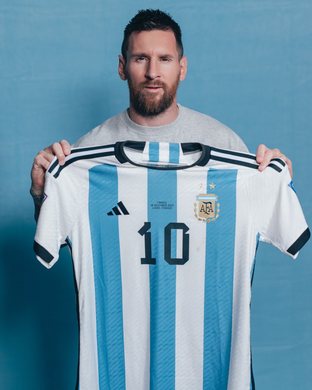 des maillots de Messi au Mondial mis aux enchères