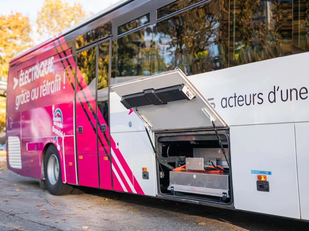 ​Révolution électrique en Isère : Les bus scolaires passent au vert grâce au rétrofit