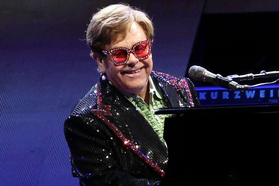 Elton John intègre le prestigieux cercle des détenteurs de l'EGOT aux Emmy Awards