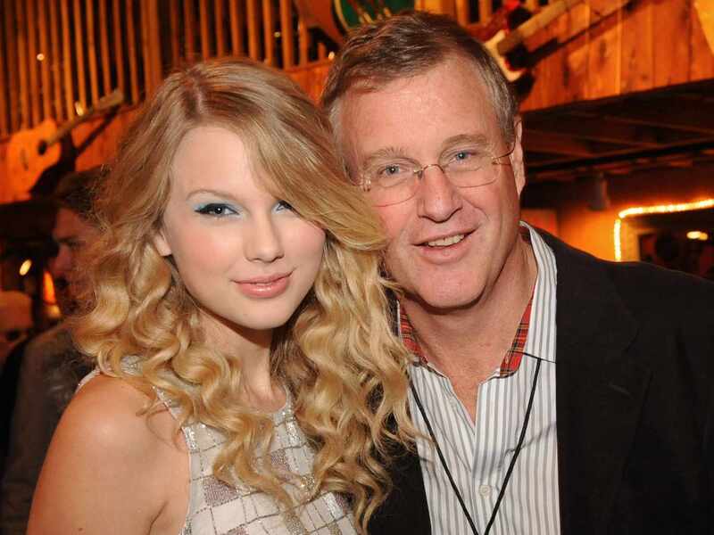 Le père de Taylor Swift accusé d’avoir frappé un paparazzi en Australie