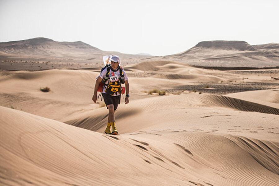 À 75 ans, un britannique se prépare à prendre part au Marathon des Sables au Maroc