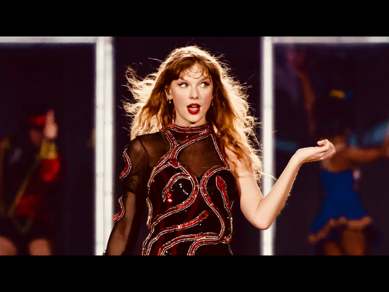 Taylor Swift applaudie par des célébrités lors de son dernier concert