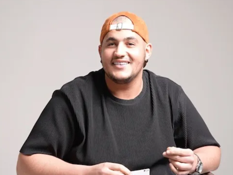 Kader Bueno enflamme Casablanca avec un spectacle mêlant magie et humour