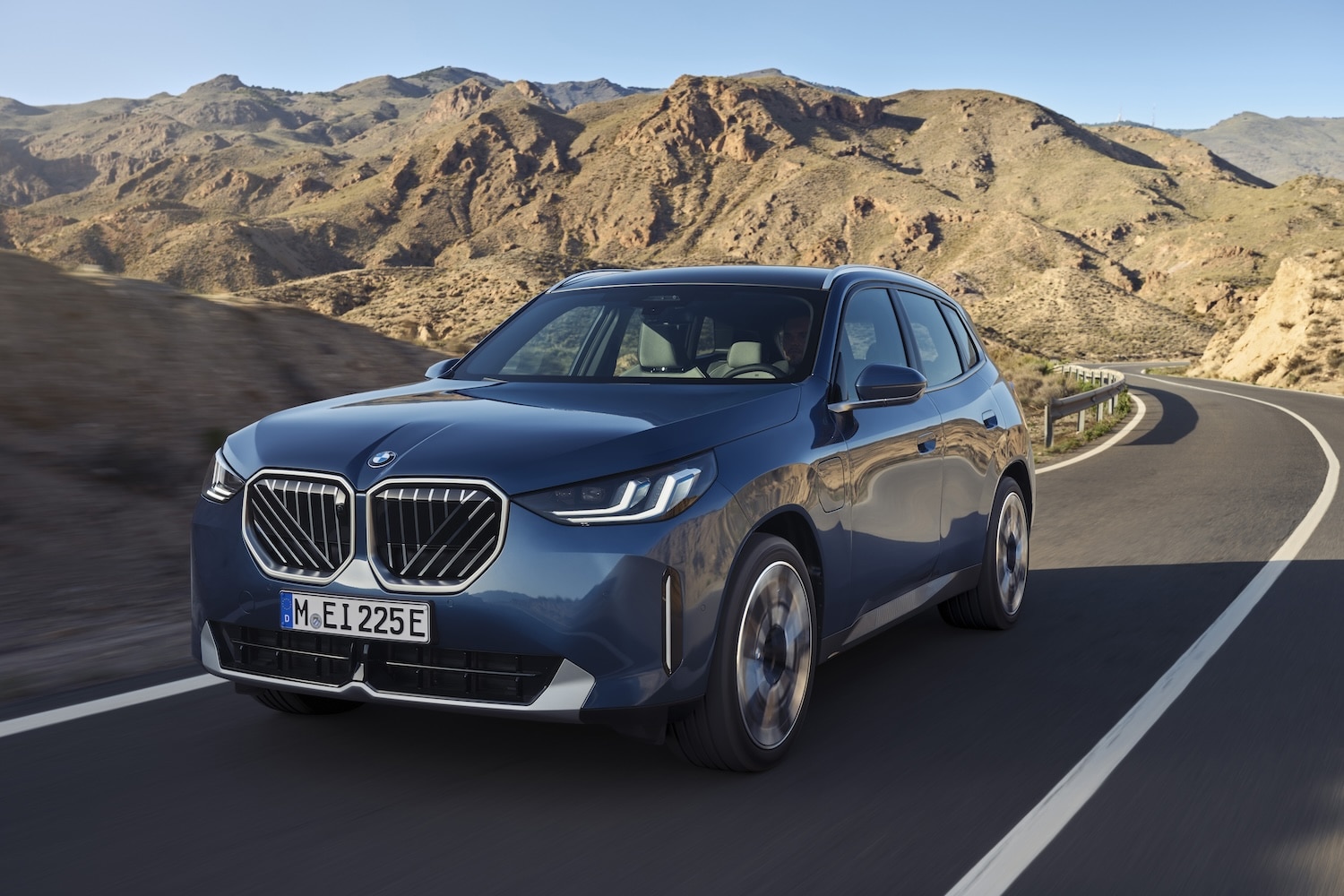 ​BMW X3 30e xDrive: Révélation du SUV Hybride Rechargeable de Luxe