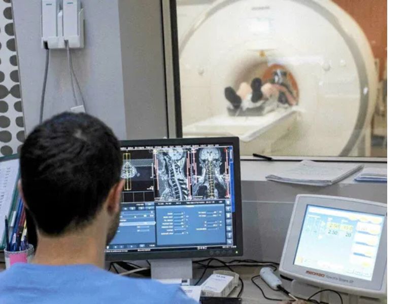 Pour un système de santé plus efficace : réduire les examens biologiques et radiologiques inutiles