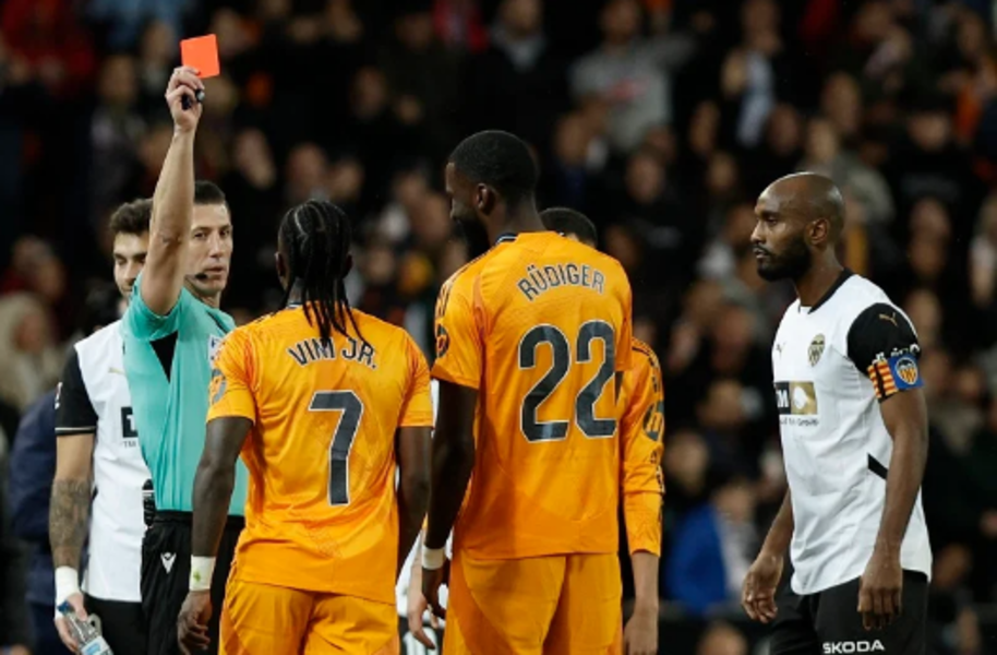 Vinícius Junior suspendu deux matchs pour comportement violent hors du jeu