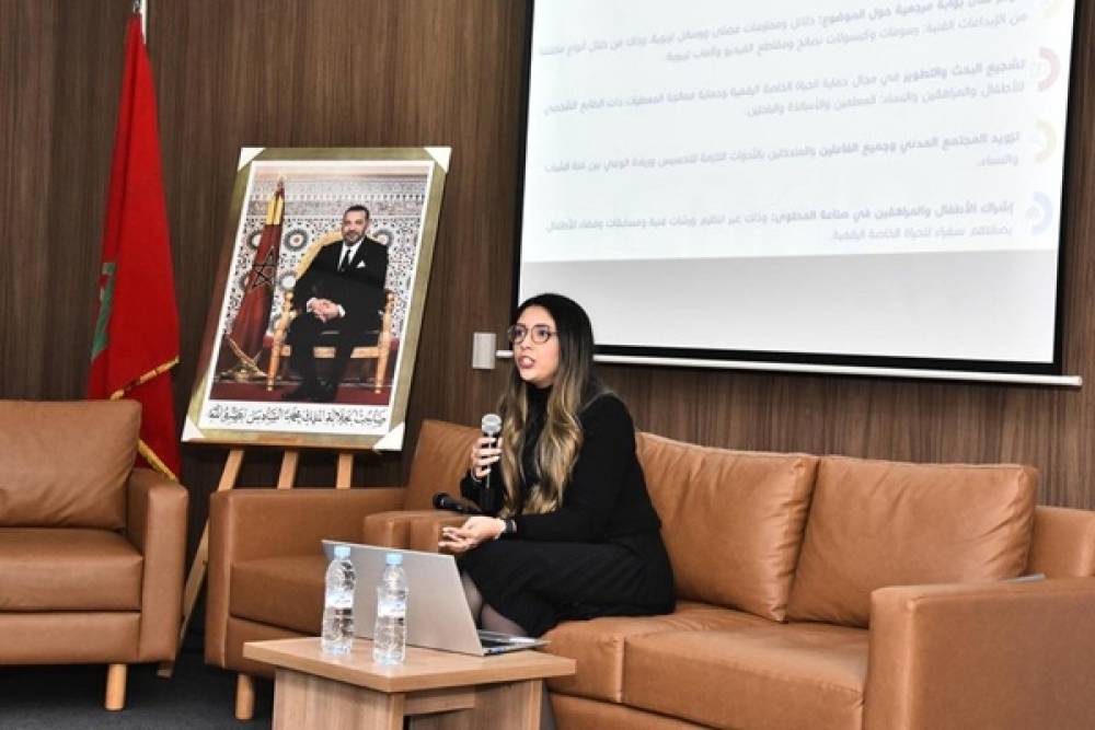 La CNDP Lance 'Koun Ala Bal pour protéger les jeunes à l'Ère digitale :