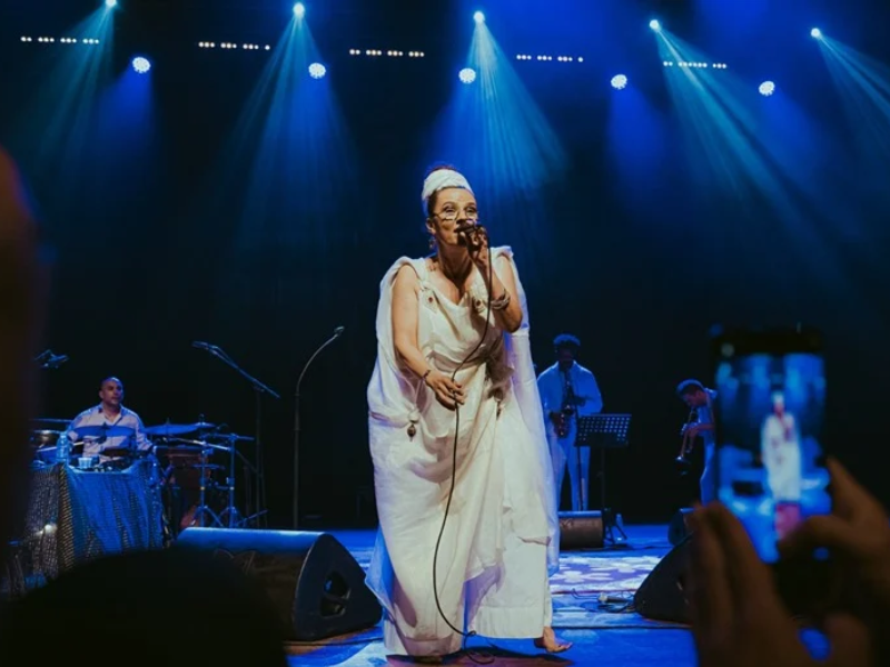 Oum envoûte Rabat et Casablanca : un retour triomphal sur scène