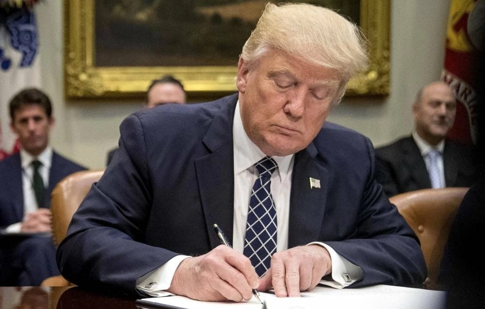 Trump impose 25% de taxes sur les importations automobiles