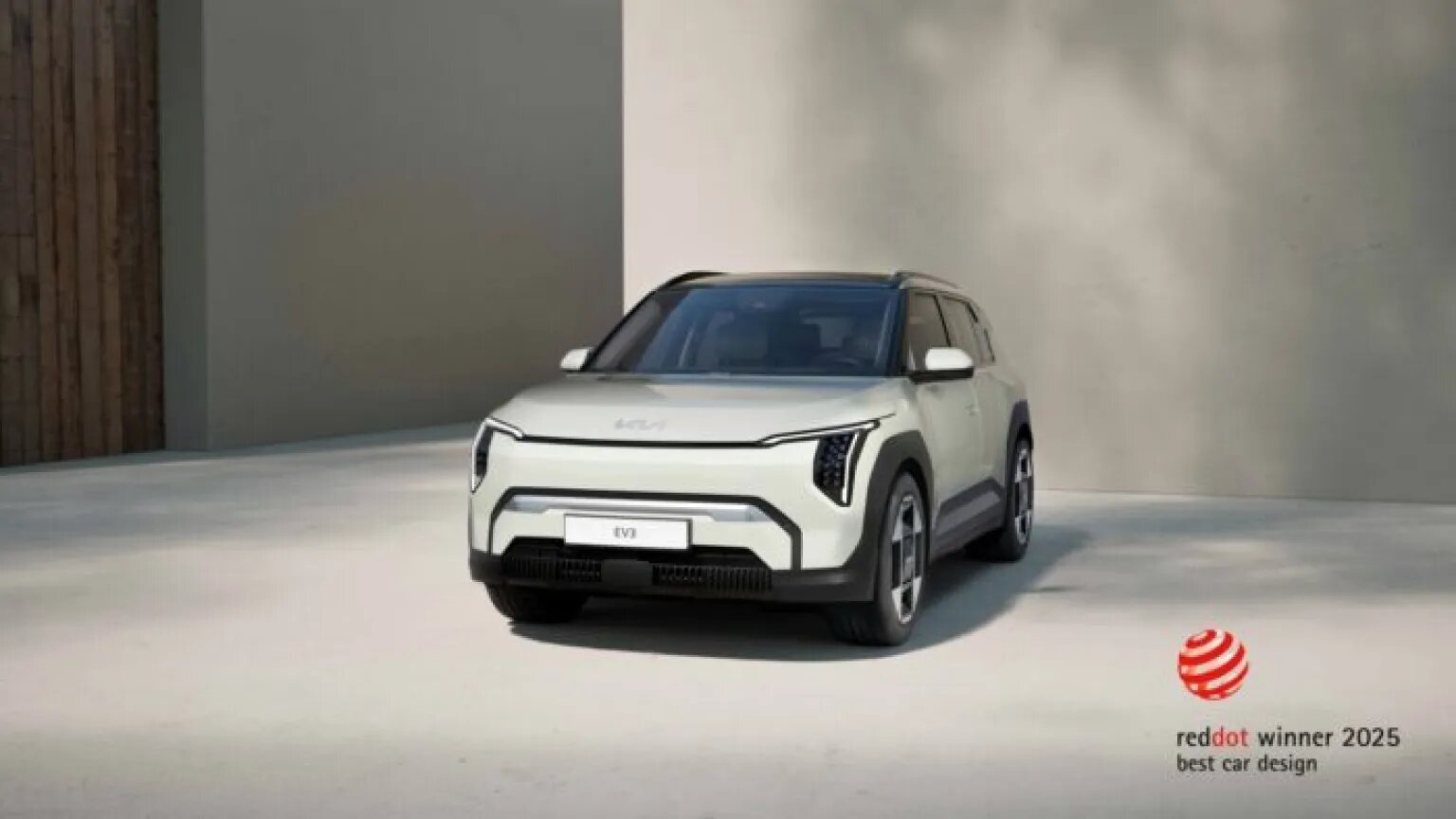 Le Kia EV3 sacré voiture mondiale de l’année 2025 et distingué au Red Dot Award