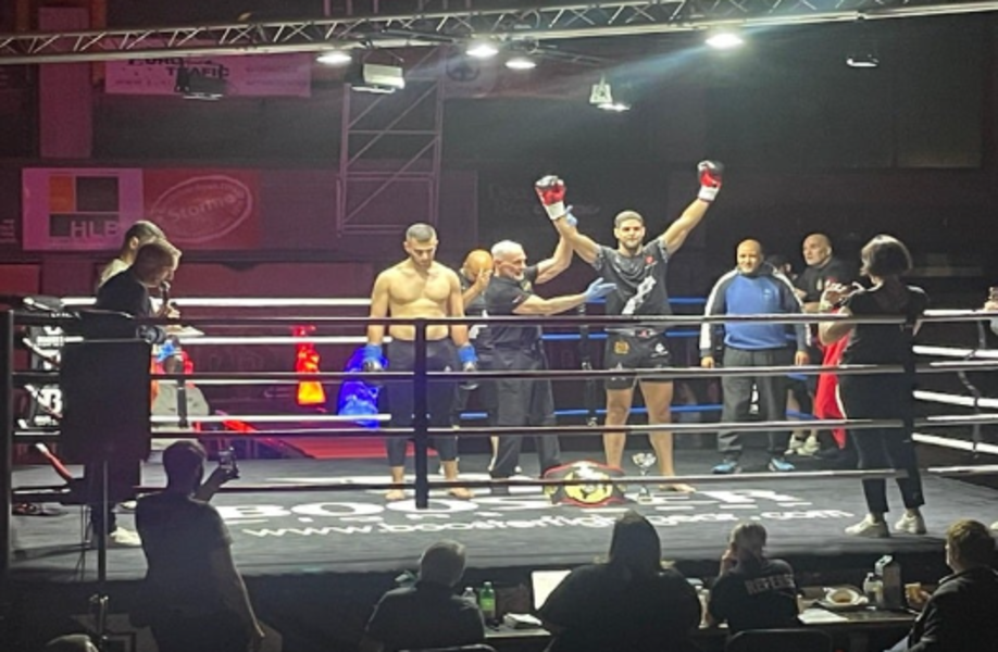 Othmane El Fekkaki sacré champion du monde AFSO PRO/K1 lors de la Nuit des Titans