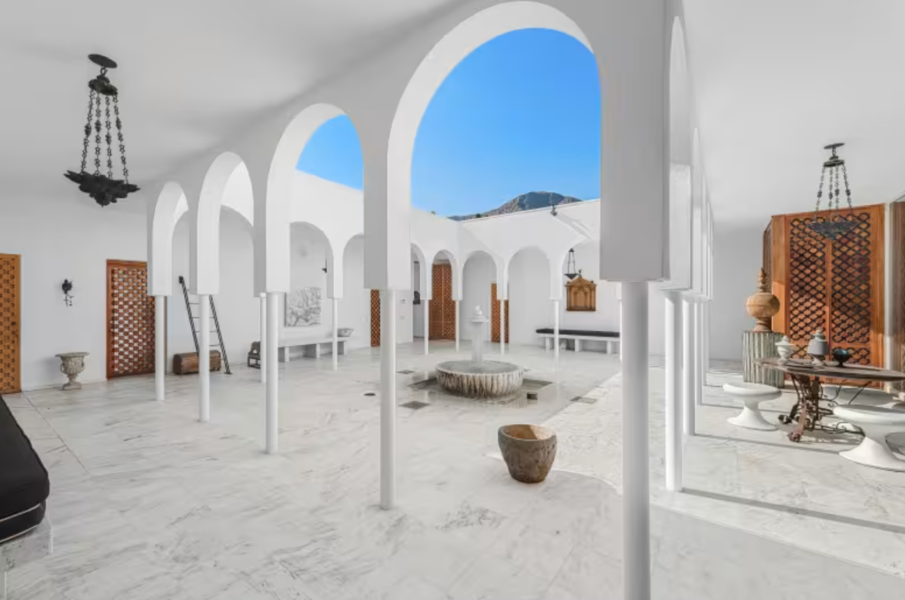 "Villa White Shadows" : du Sahara à la Silicon Valley, l’élégance marocaine