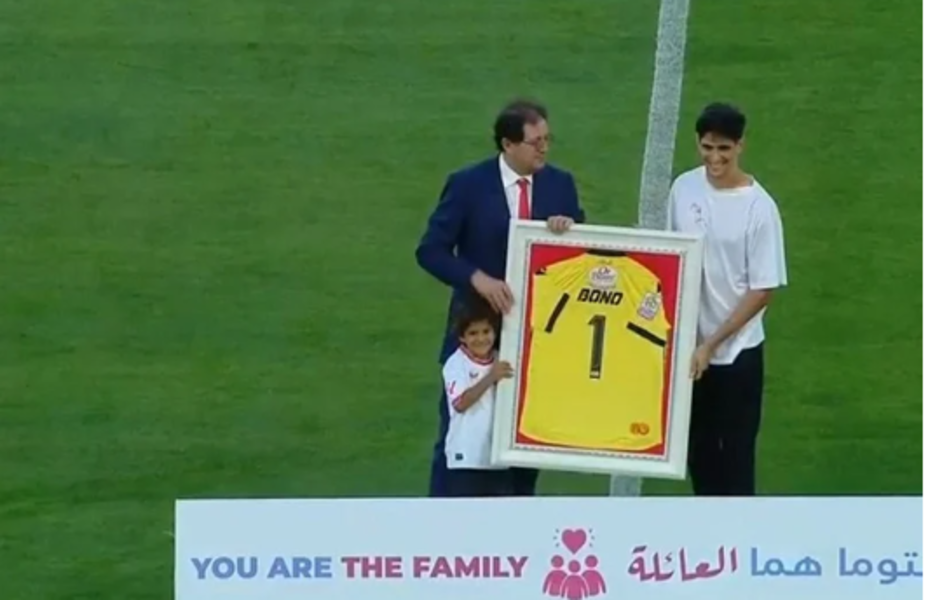 Le Wydad rend un vibrant hommage à Yassine Bounou lors du match face au FC Séville